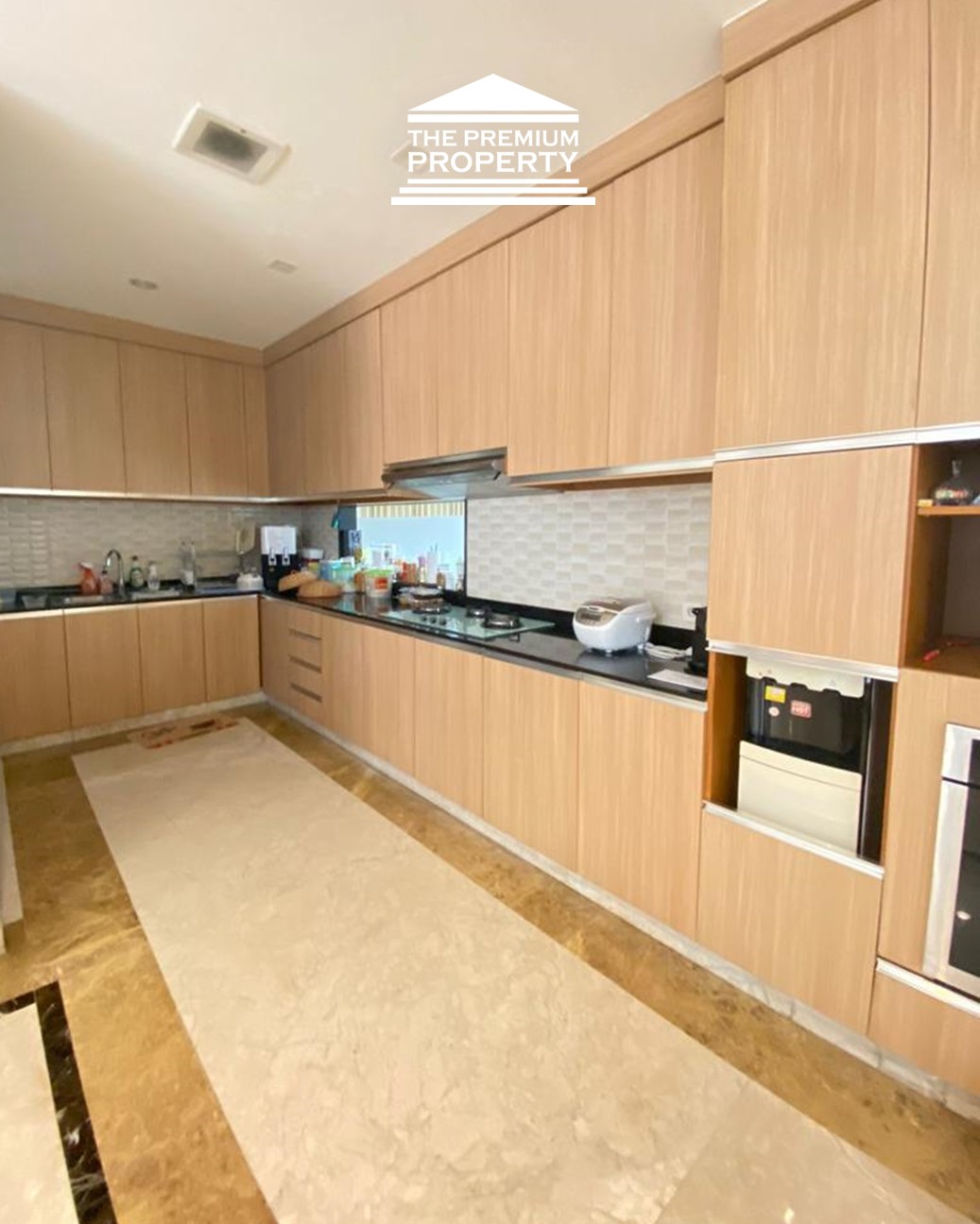 Rumah Dijual di Pondok Indah. 2,5 lantai, 4 Kamar Tidur