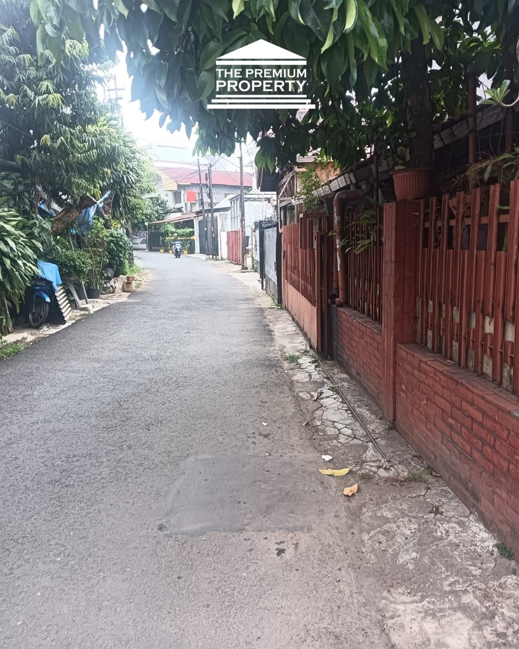 Hitung Tanah! Rumah Lama Lokasi Dekat SCBD dan Widya Chandra. Rumah Dijual di Kebayoran Baru