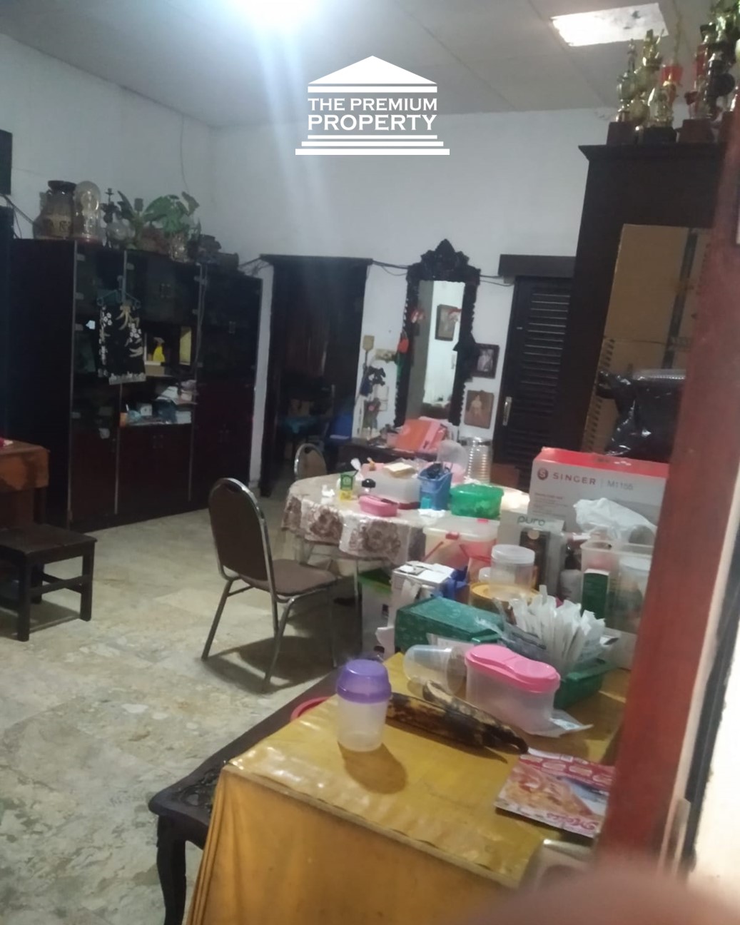 Hitung Tanah! Rumah Lama Lokasi Dekat SCBD dan Widya Chandra. Rumah Dijual di Kebayoran Baru