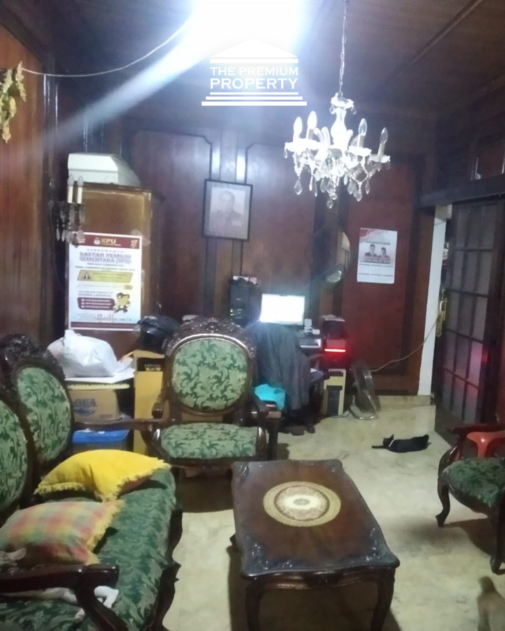 Hitung Tanah! Rumah Lama Lokasi Dekat SCBD dan Widya Chandra. Rumah Dijual di Kebayoran Baru