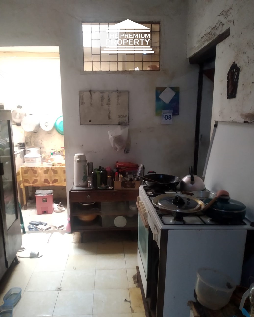 Hitung Tanah! Rumah Lama Lokasi Dekat SCBD dan Widya Chandra. Rumah Dijual di Kebayoran Baru