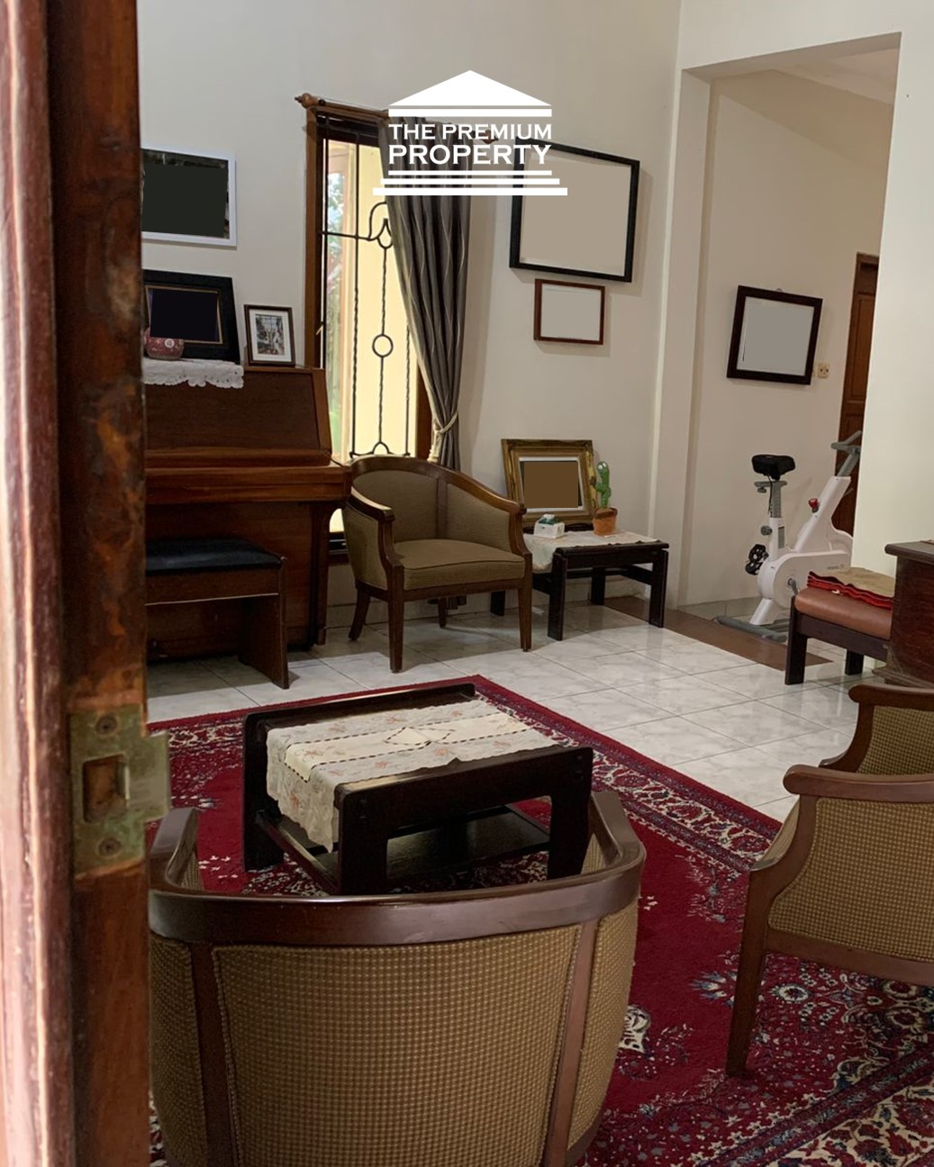 Rumah Dijual di Kebayoran Baru. Lokasi Strategis, dekat ke SCBD. 2 Lantai