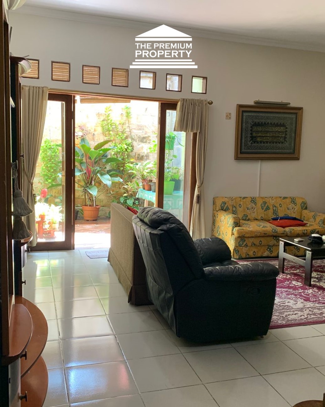 Rumah Dijual di Kebayoran Baru. Lokasi Strategis, dekat ke SCBD. 2 Lantai