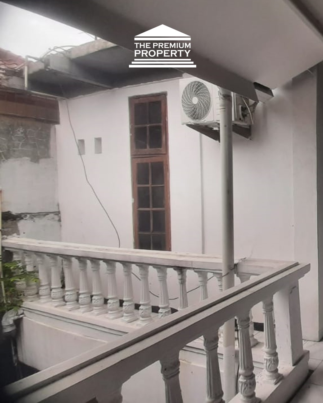 Rumah Dijual di Bendungan Hilir, 2 Lantai, 14 Kamar Tidur, Cocok Kost2an 