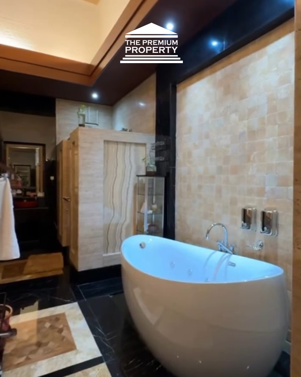 Rumah Mewah Furnished Nuansa Resort di Bali. Ada Kolam Renang Pribadi. Rumah Dijual di Pondok Indah.