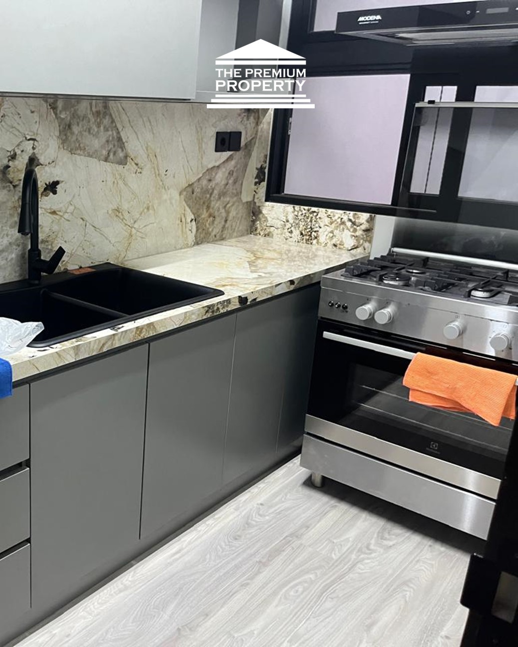 Brand New House 3 Lantai, Ada Tempat Lift! Rumah Dijual di Pondok Indah.