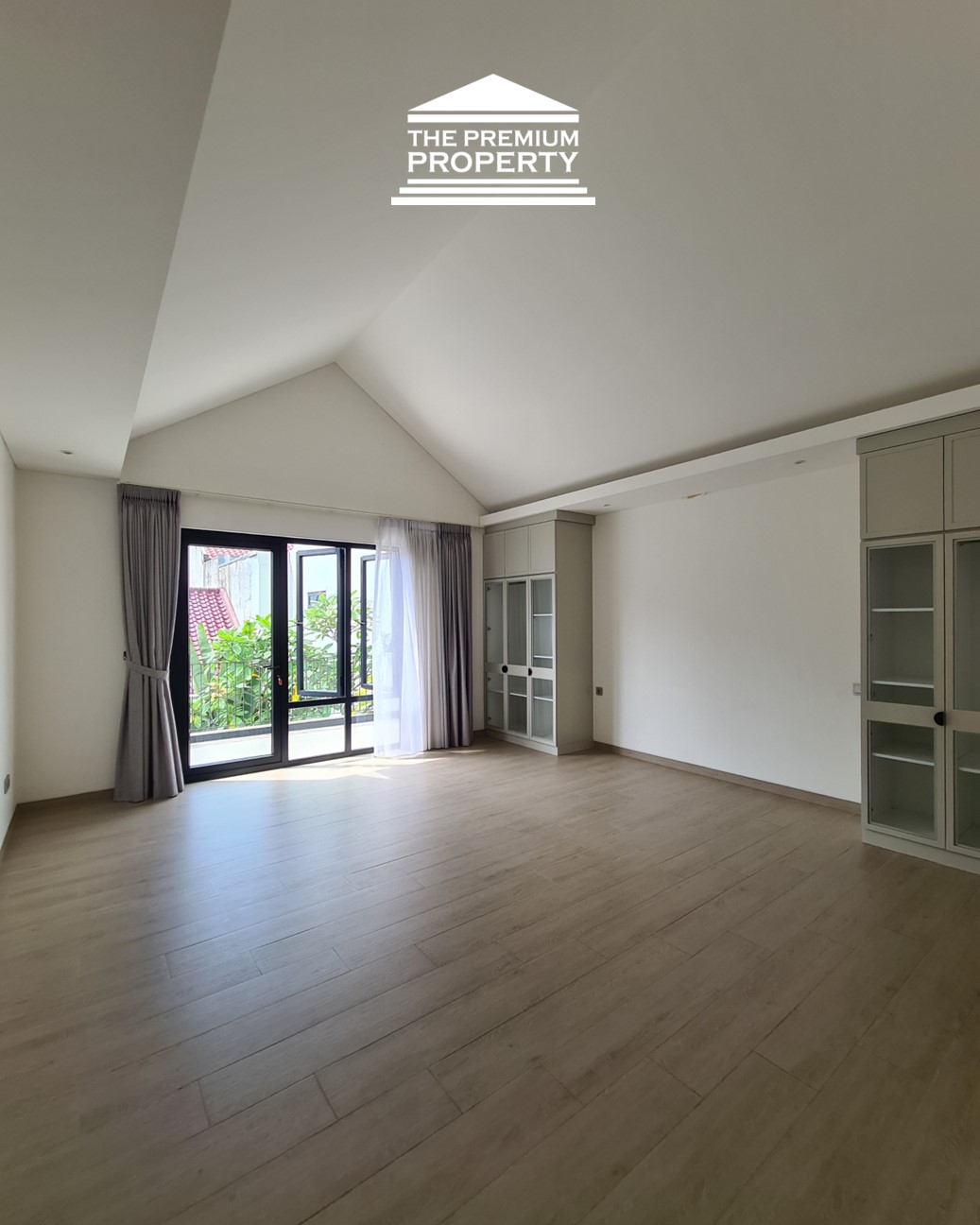 Siap Huni! Rumah 2 Lantai area Selong, Jalan Lebar, Tenang