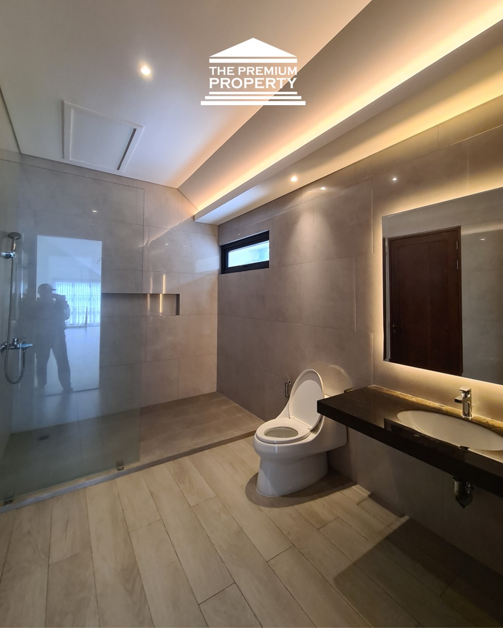 Siap Huni! Rumah 2 Lantai area Selong, Jalan Lebar, Tenang