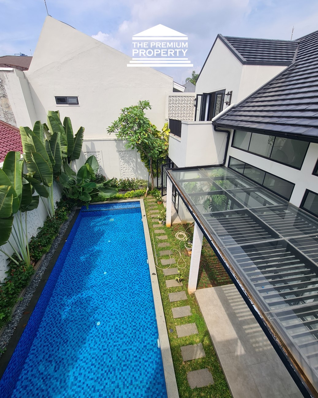 Siap Huni! Rumah 2 Lantai area Selong, Jalan Lebar, Tenang