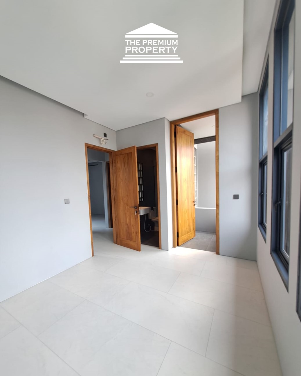 Dijual Rumah Baru 3 Lantai di Pondok Indah – Ada Kamar Tidur di Lantai 1