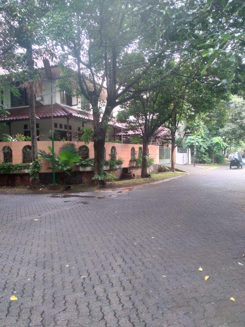 Dijual Rumah Huk 2 Lantai di Pondok Indah – Depan Taman, Dekat Sekolah Bakti Mulya