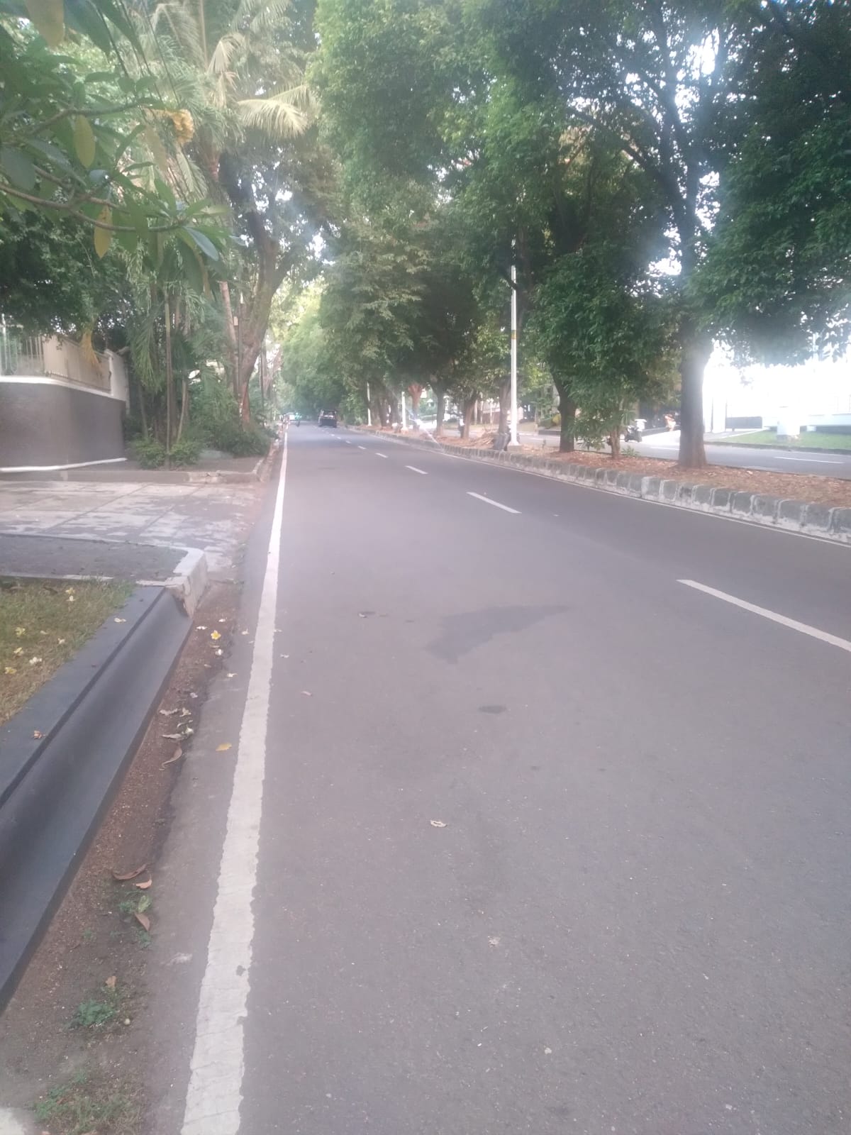 Dijual Rumah Lama 2 Lantai di Pondok Indah – Hitung Tanah, Cocok untuk Hunian atau Investasi