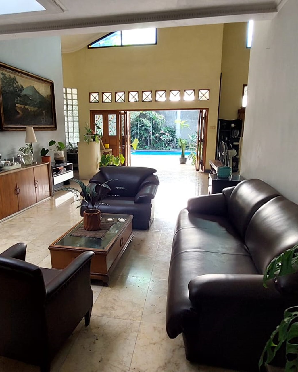 Dijual Rumah Area Radio Dalam, Dekat MRT Haji Nawi. Ada Kolam Renang