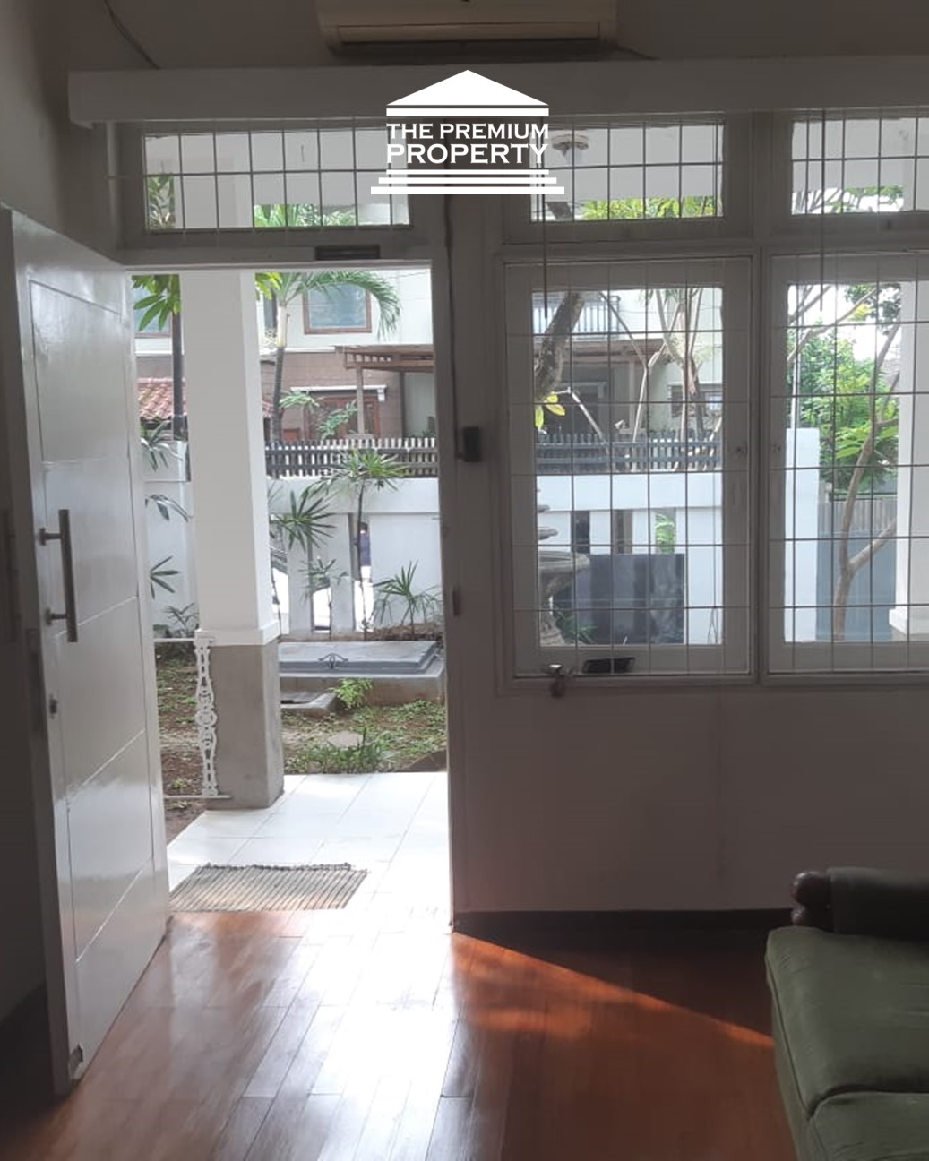 Dijual Rumah 2 Lantai, Tanah Fisik Lebih Besar, Ada Brandgang, Dekat MRT, Blok M