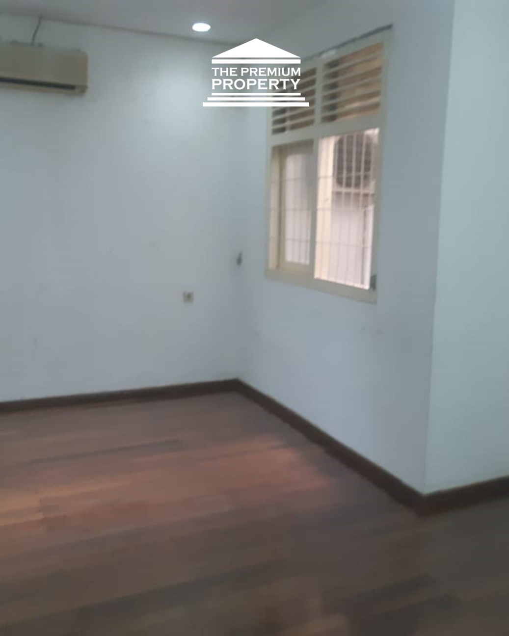 Dijual Rumah 2 Lantai, Tanah Fisik Lebih Besar, Ada Brandgang, Dekat MRT, Blok M