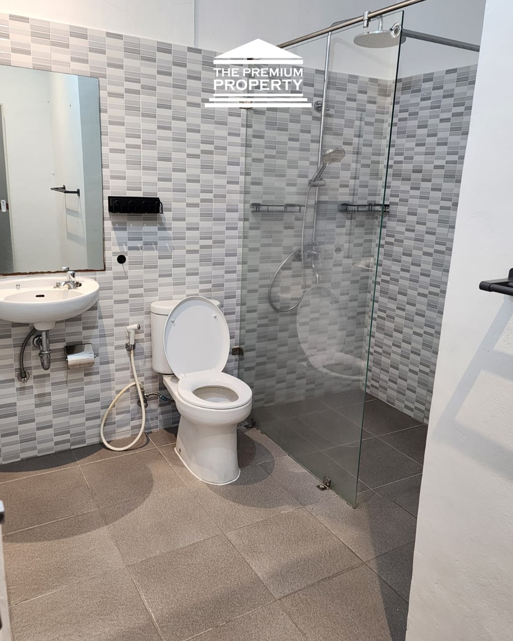 Jual Murah! Rumah 3 Kamar Tidur 1,5 Lantai Area Jalan Pinang Pondok Indah