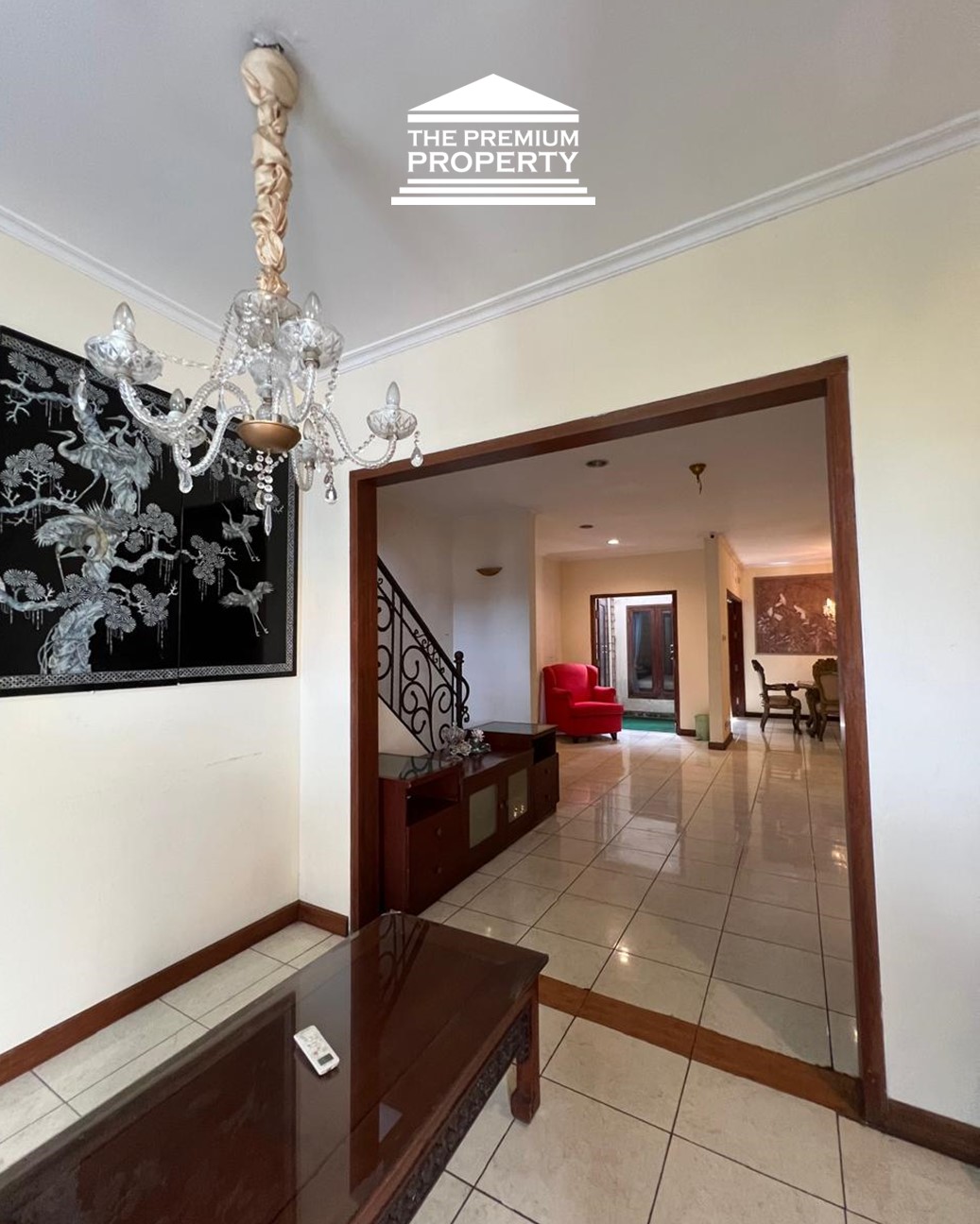 Jual Cepat Rumah di Dekat PIM Pondok Indah – 2 Lantai, Taman, Halaman Depan