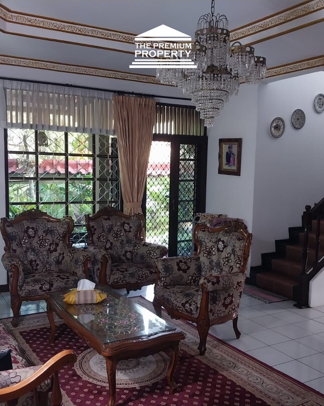 Jual Rumah Pondok Indah-2 Lantai, KT Utama dibawah, Halaman Luas