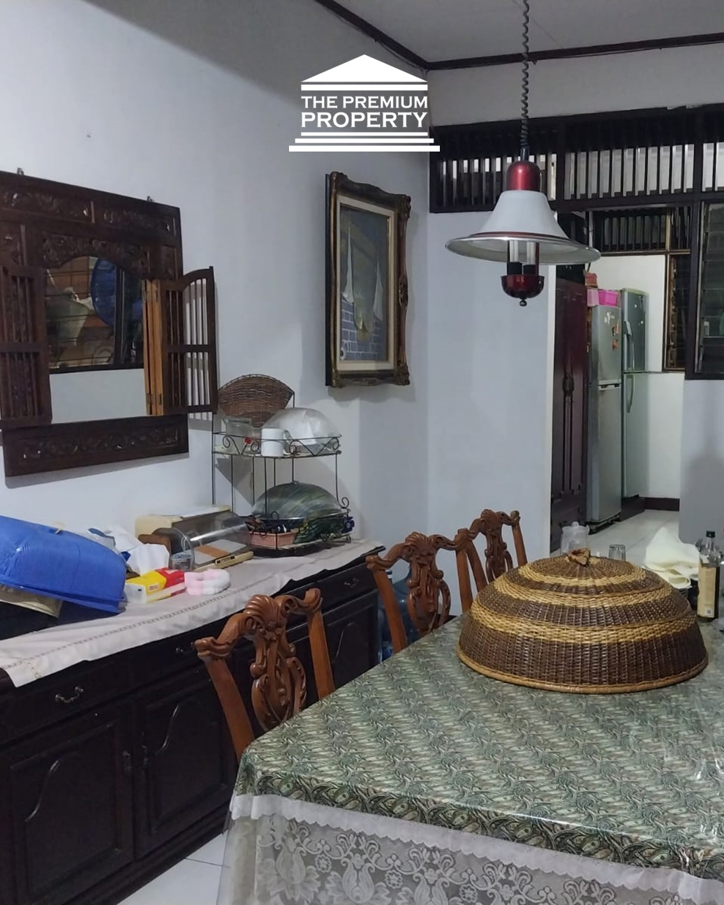 Jual Rumah Pondok Indah-2 Lantai, KT Utama dibawah, Halaman Luas