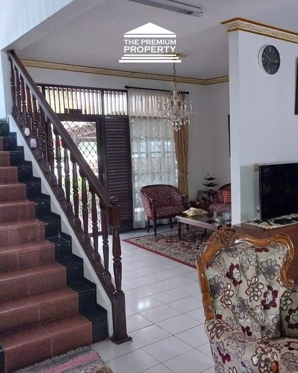Jual Rumah Pondok Indah-2 Lantai, KT Utama dibawah, Halaman Luas