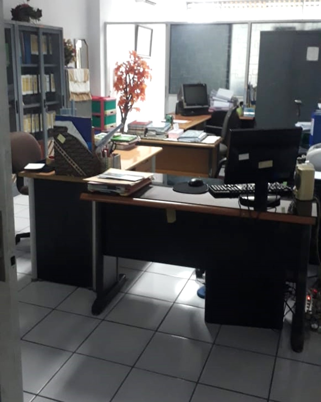 Gedung 4 Lantai di Menteng, Jalan 2 Arah, Lokasi STrategis