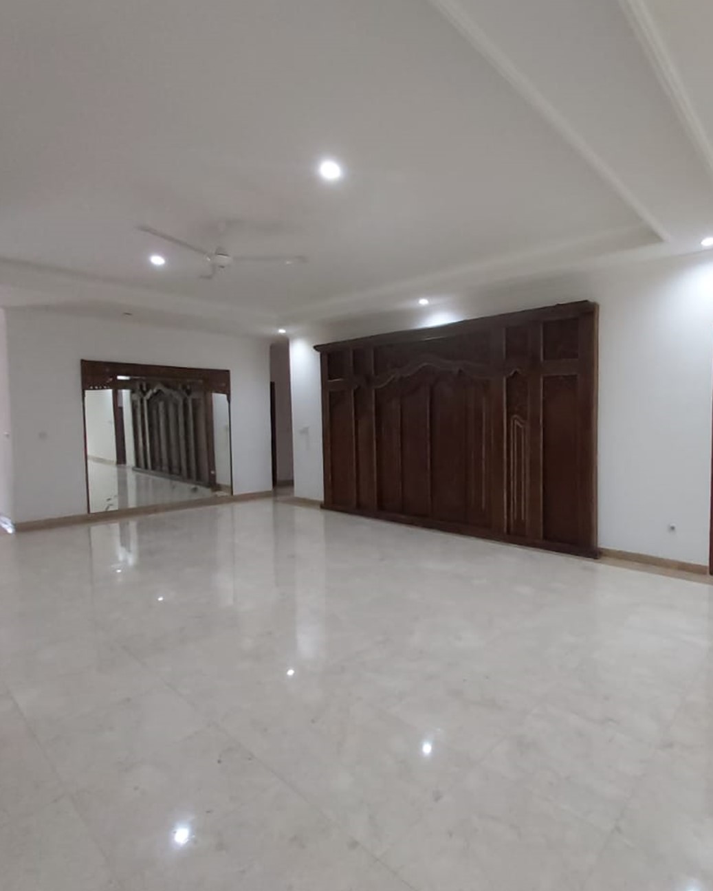 Rumah Dijual di Area Cilandak Cipete, Dekat Sekolah Belanda. Carport Luas