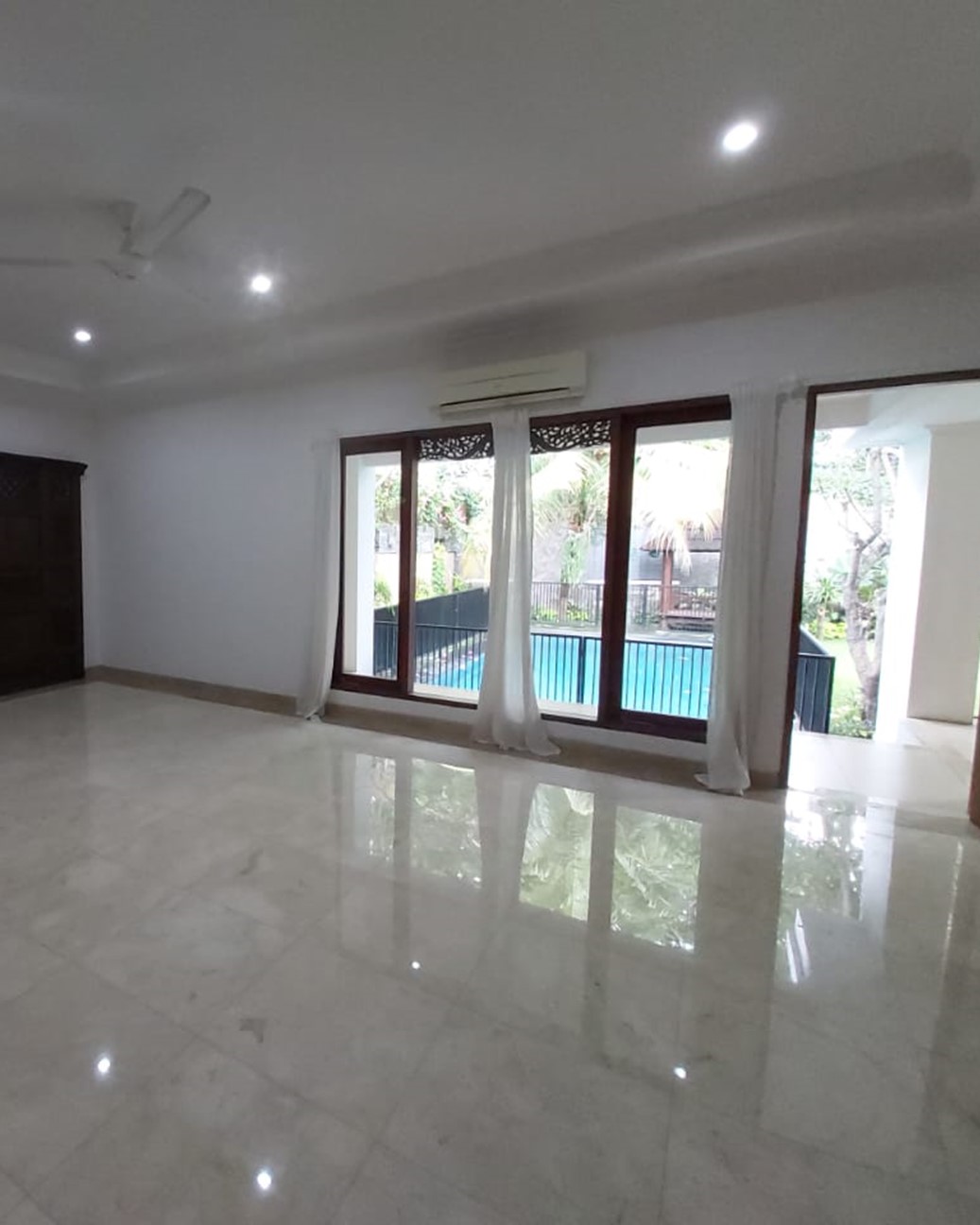 Rumah Dijual di Area Cilandak Cipete, Dekat Sekolah Belanda. Carport Luas