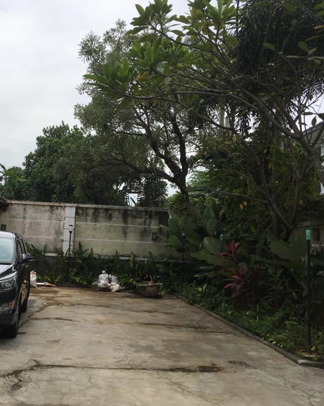 Rumah Dijual di Area Cilandak Cipete, Dekat Sekolah Belanda. Carport Luas