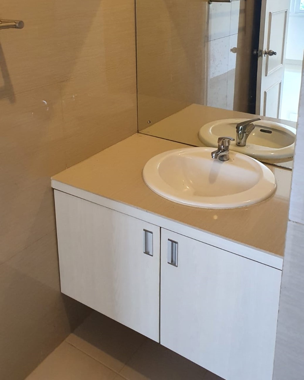 Rumah Dijual di Cipete. Ada 2 Rumah. Bisa Beli 1 Rumah Yang Besar