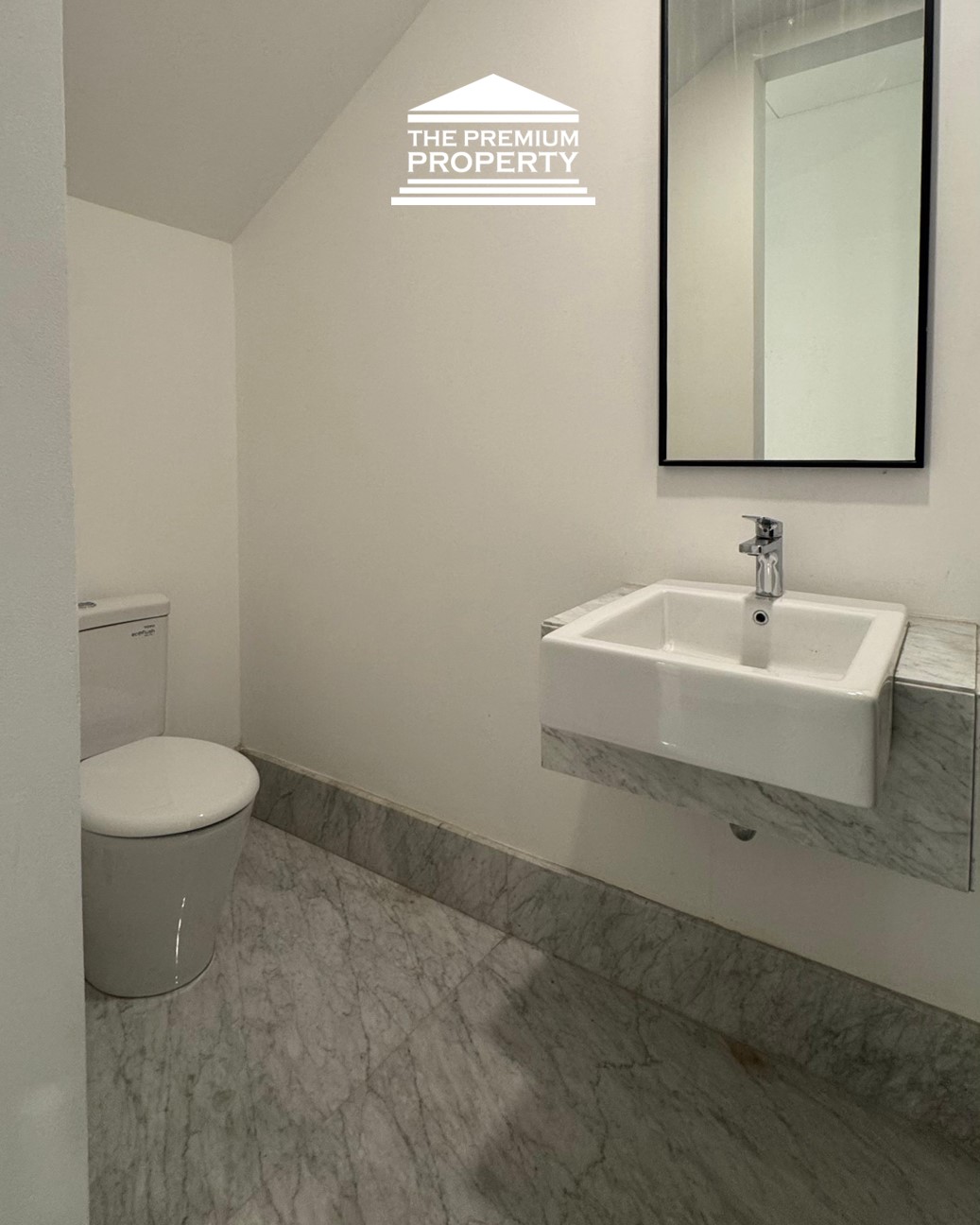 Rumah Mewah Pondok Indah, Siap Huni, 4 Lantai, Dalam Komplek Townhouse