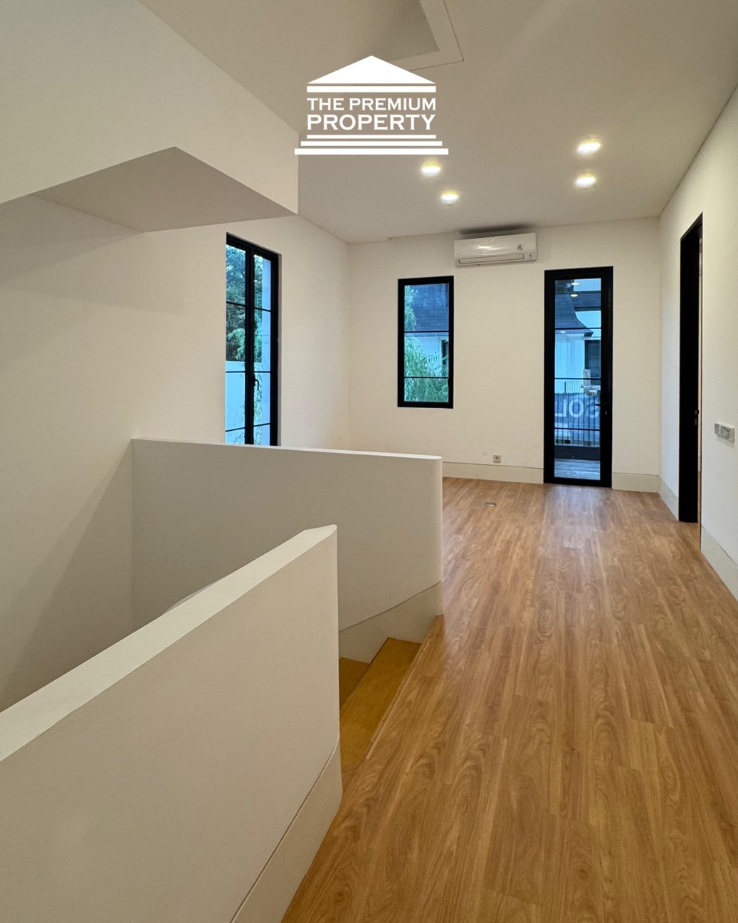Rumah Mewah Pondok Indah, Siap Huni, 4 Lantai, Dalam Komplek Townhouse