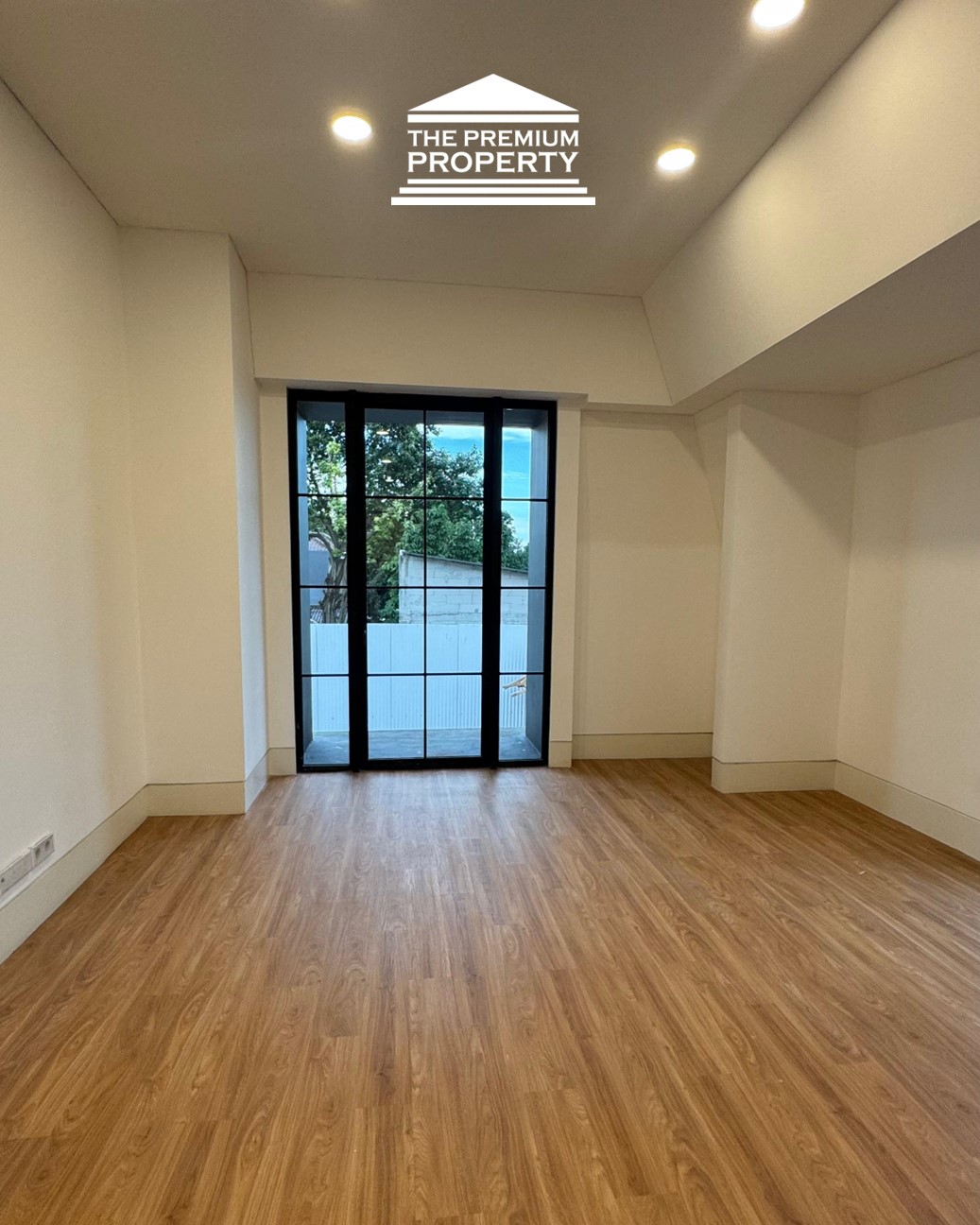 Rumah Mewah Pondok Indah, Siap Huni, 4 Lantai, Dalam Komplek Townhouse
