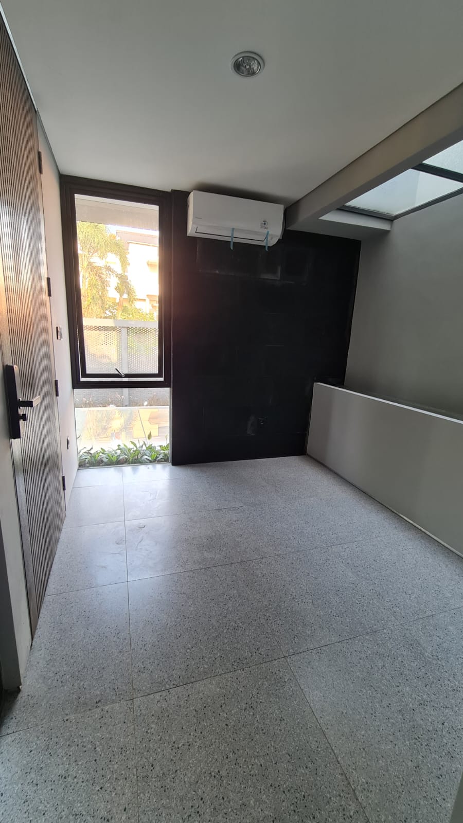 Rumah 3,5 Lantai di Permata Hijau, Brand New, Dalam Town House