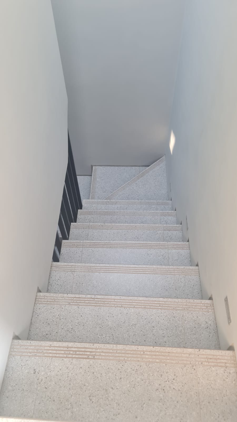 Rumah 3,5 Lantai di Permata Hijau, Brand New, Dalam Town House