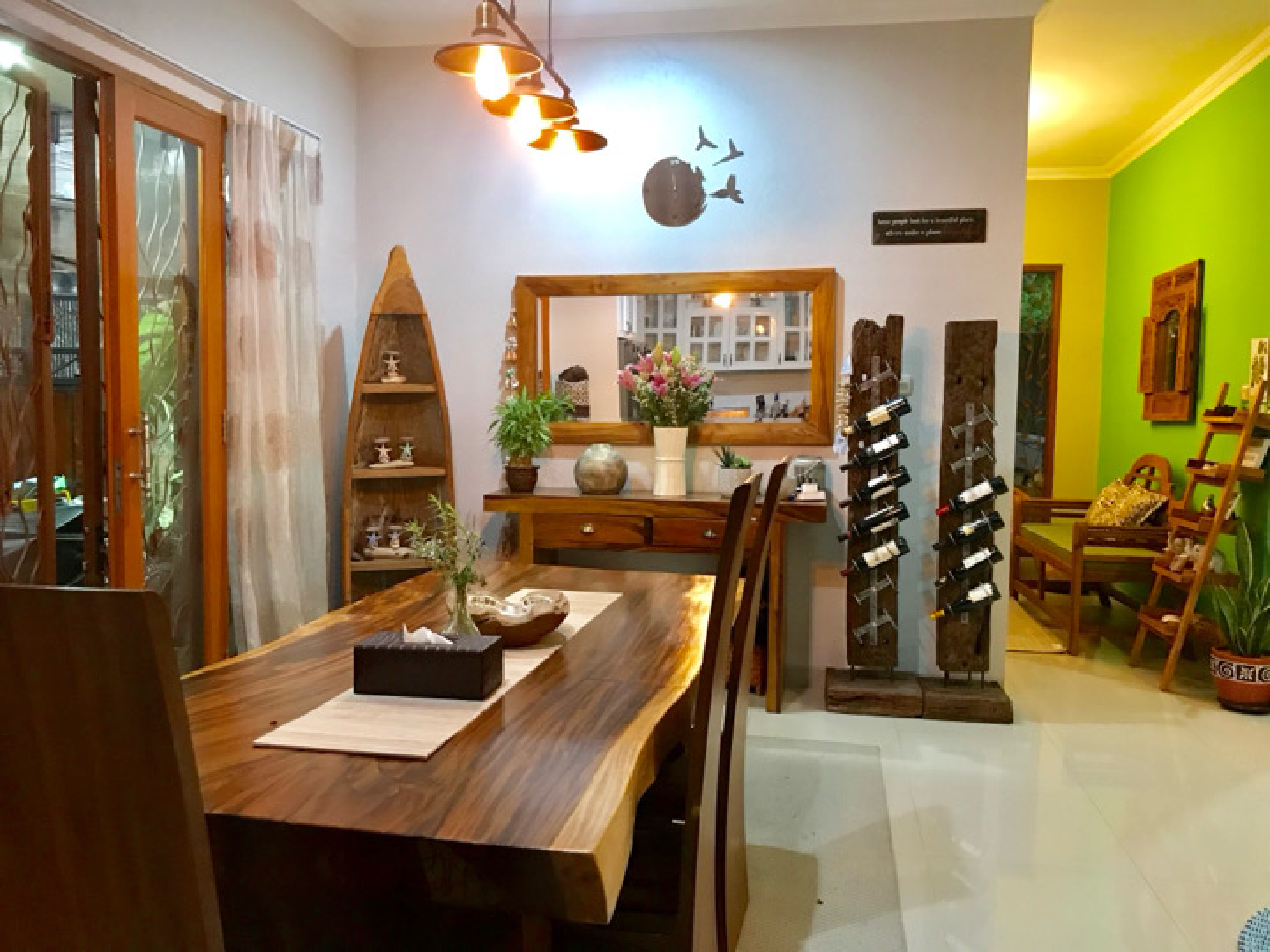 Rumah Tropical Modern di Lebak Bulus Ada Kolam Renang - LT 440M2, Dekat MRT