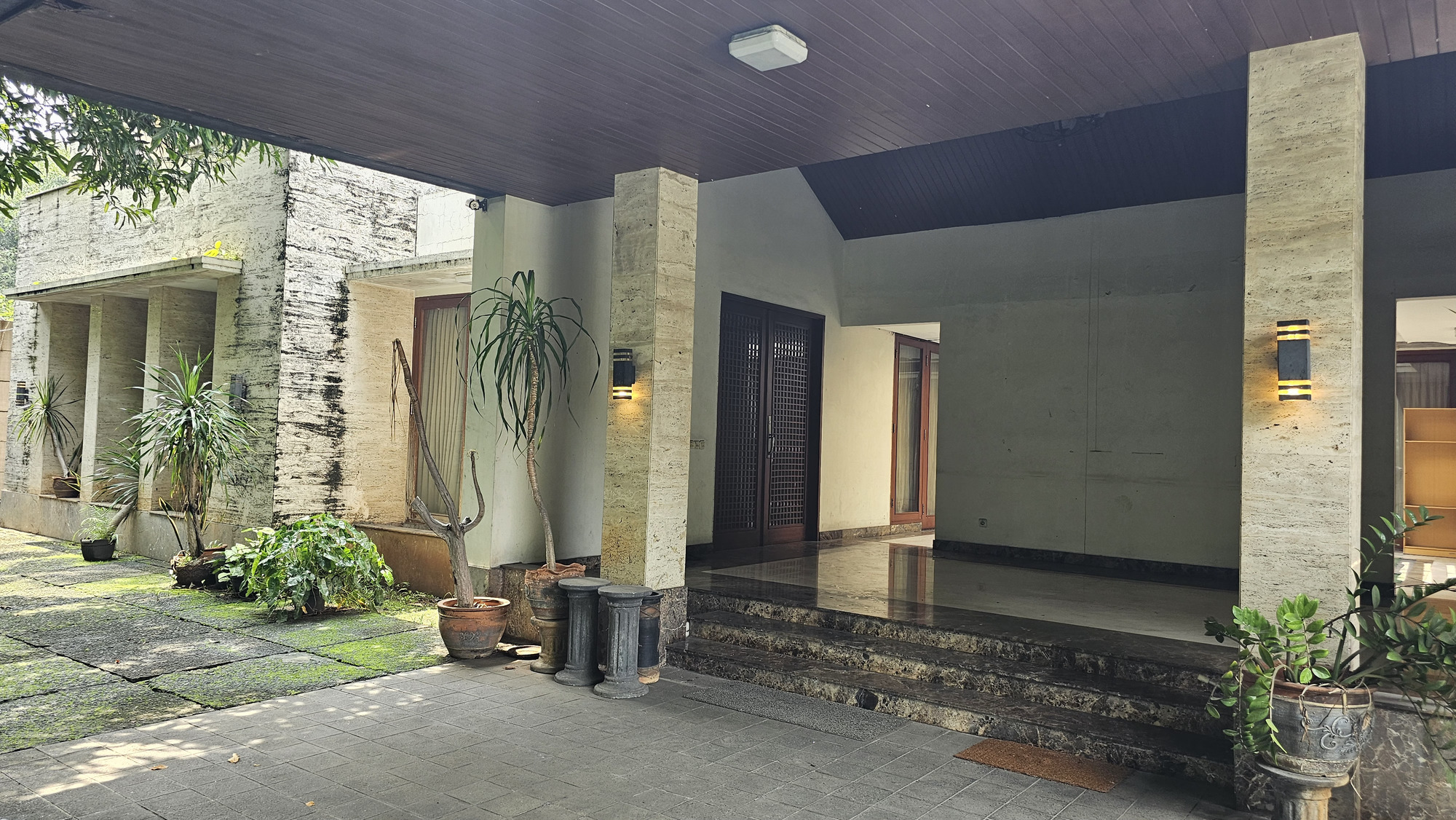 Rumah Mewah Murah di Lebak Bulus, Strategis, Akses Tol, Dekat Fasilitas Umum