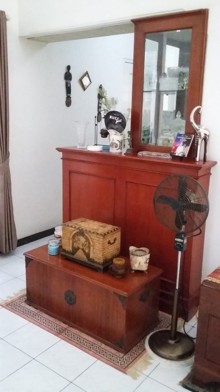 Dijual Rumah Cantik Siap Huni. Area Tenang, Dekat MRT