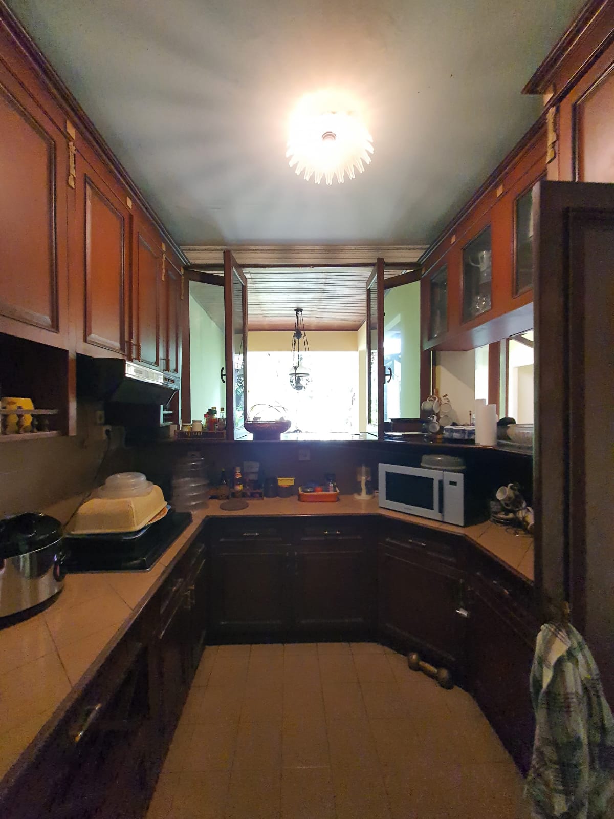 Rumah Cantik 2 Lantai Belakang Citos, Suasana Homey dan Nyaman