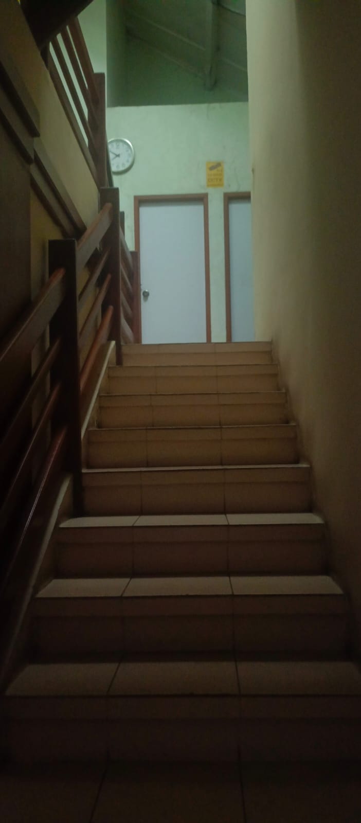Dijual Rumah Kost2an 15 KT Plus Ruangan Kantor di Lantai Dasar. Dekat Radio Dalam. Unfurnished