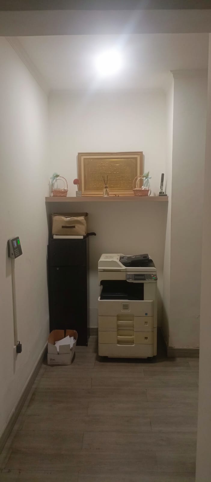 Dijual Rumah Kost2an 15 KT Plus Ruangan Kantor di Lantai Dasar. Dekat Radio Dalam. Unfurnished