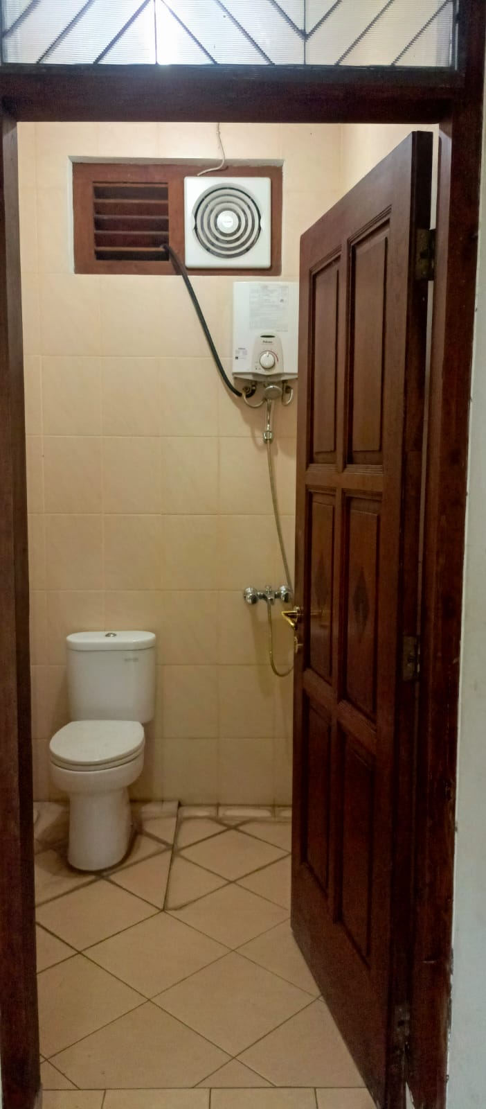 Dijual Rumah di Area Radio Dalam Kebayoran Baru, Ada Taman Belakang