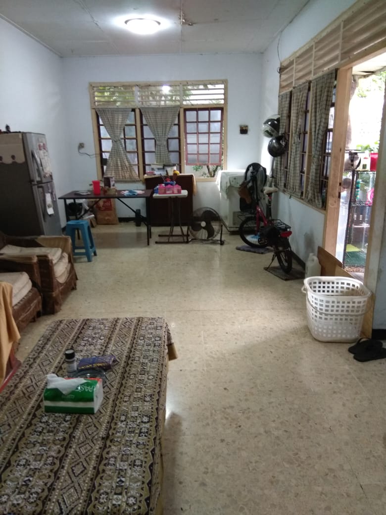 Rumah Lama 2 Lantai di Area Kebayoran Baru. Butuh Renovasi