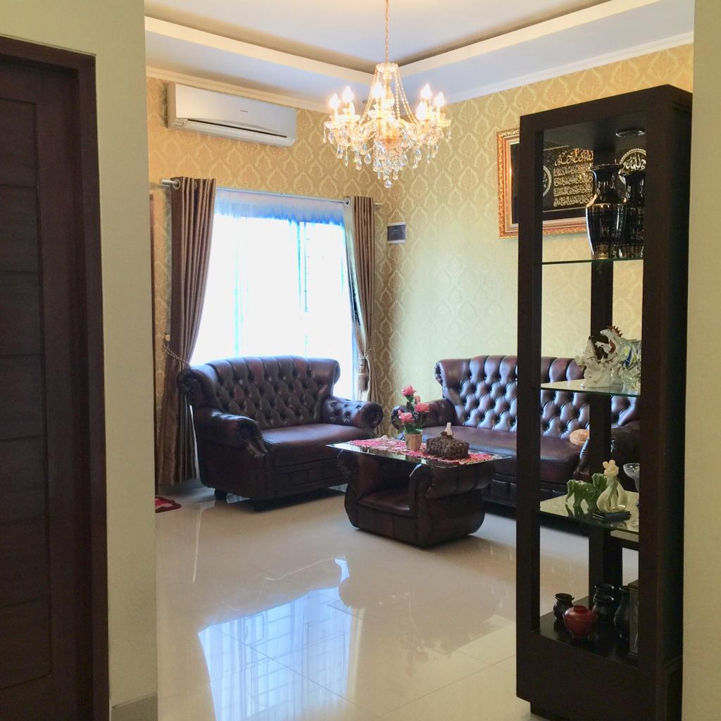 Rumah Dijual di Cipete, Bentuk Tanah Kotak, Ada Kolam Ikan, Master Bedroom Diatas
