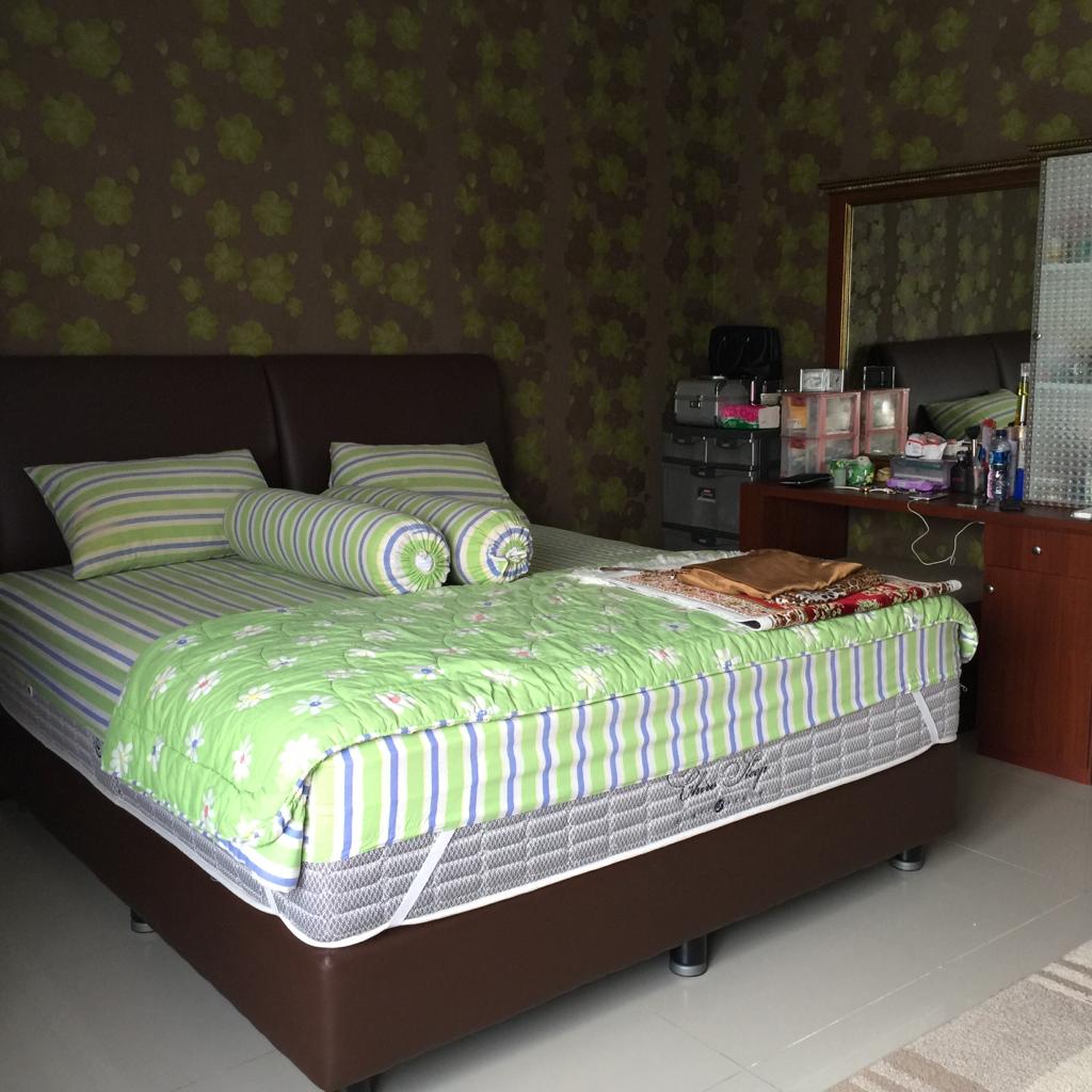 Rumah Dijual di Cipete, Bentuk Tanah Kotak, Ada Kolam Ikan, Master Bedroom Diatas