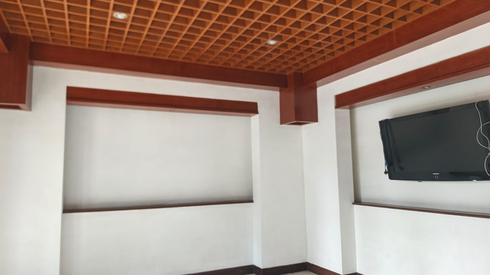 Rumah Dijual di Cipete, 2 Lantai, Ada Taman Belakang dan Kolam