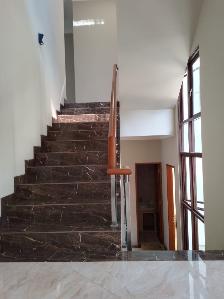 Rumah Dijual di Pesanggrahan, Brand New, 3 Lantai, Jalan Lebar, Dekat Halte Busway