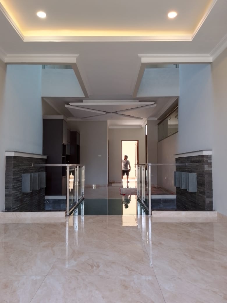 Rumah Dijual di Pesanggrahan, Brand New, 3 Lantai, Jalan Lebar, Dekat Halte Busway