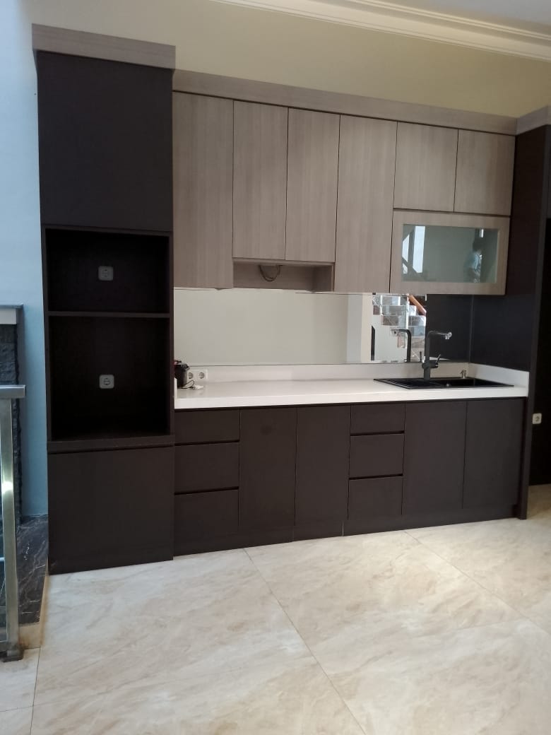 Rumah Dijual di Pesanggrahan, Brand New, 3 Lantai, Jalan Lebar, Dekat Halte Busway