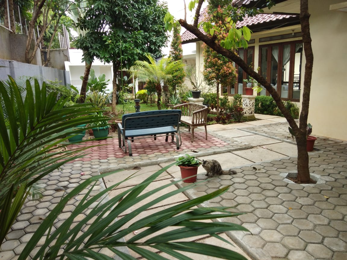 Rumah Dijual di Lebak Bulus, Dalam Townhouse, 2 Lantai, ada Taman dan Kolam Renang