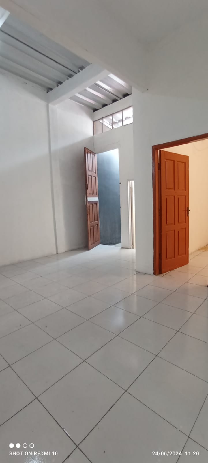 Rumah di Cipedak Jagakarsa, Siap Huni, Akses Jalan 1 Mobil